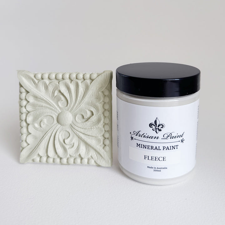 mineral-paint-fleece-packaging